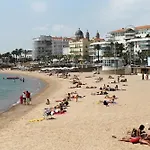 Moderne Avec Balcon - Saint-raphael - 25 M² - Parking * Saint-Raphaël