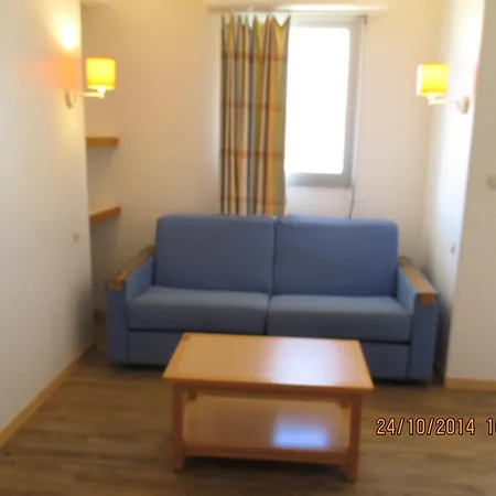 Moderne Avec Balcon - Saint-raphael - 25 M² - Parking