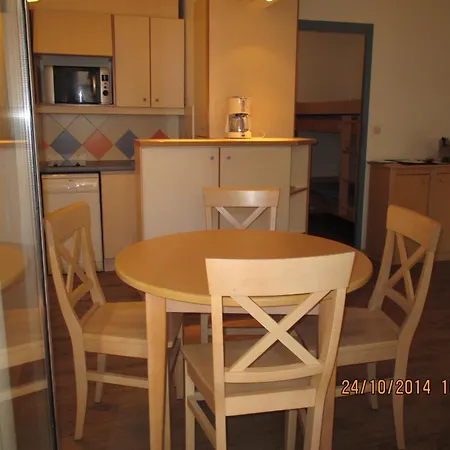 Apartment Moderne Avec Balcon - Saint-raphael - 25 M² - Parking