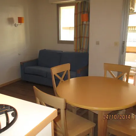 Moderne Avec Balcon - Saint-raphael - 25 M² - Parking