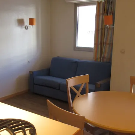 Apartment Moderne Avec Balcon - Saint-raphael - 25 M² - Parking *