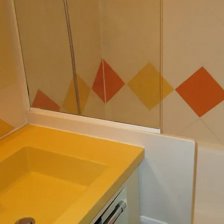 Apartment Moderne Avec Balcon - Raphael - 25 M² - Parking *