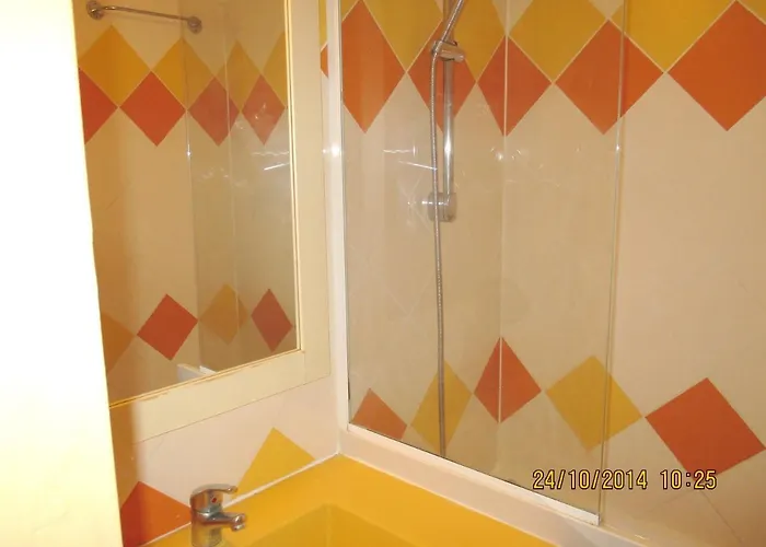 Moderne Avec Balcon - Saint-raphael - 25 M² - Parking 公寓 *