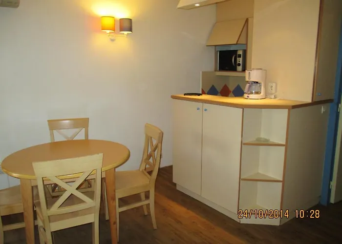 Moderne Avec Balcon - Saint-raphael - 25 M² - Parking * Saint-Raphaël